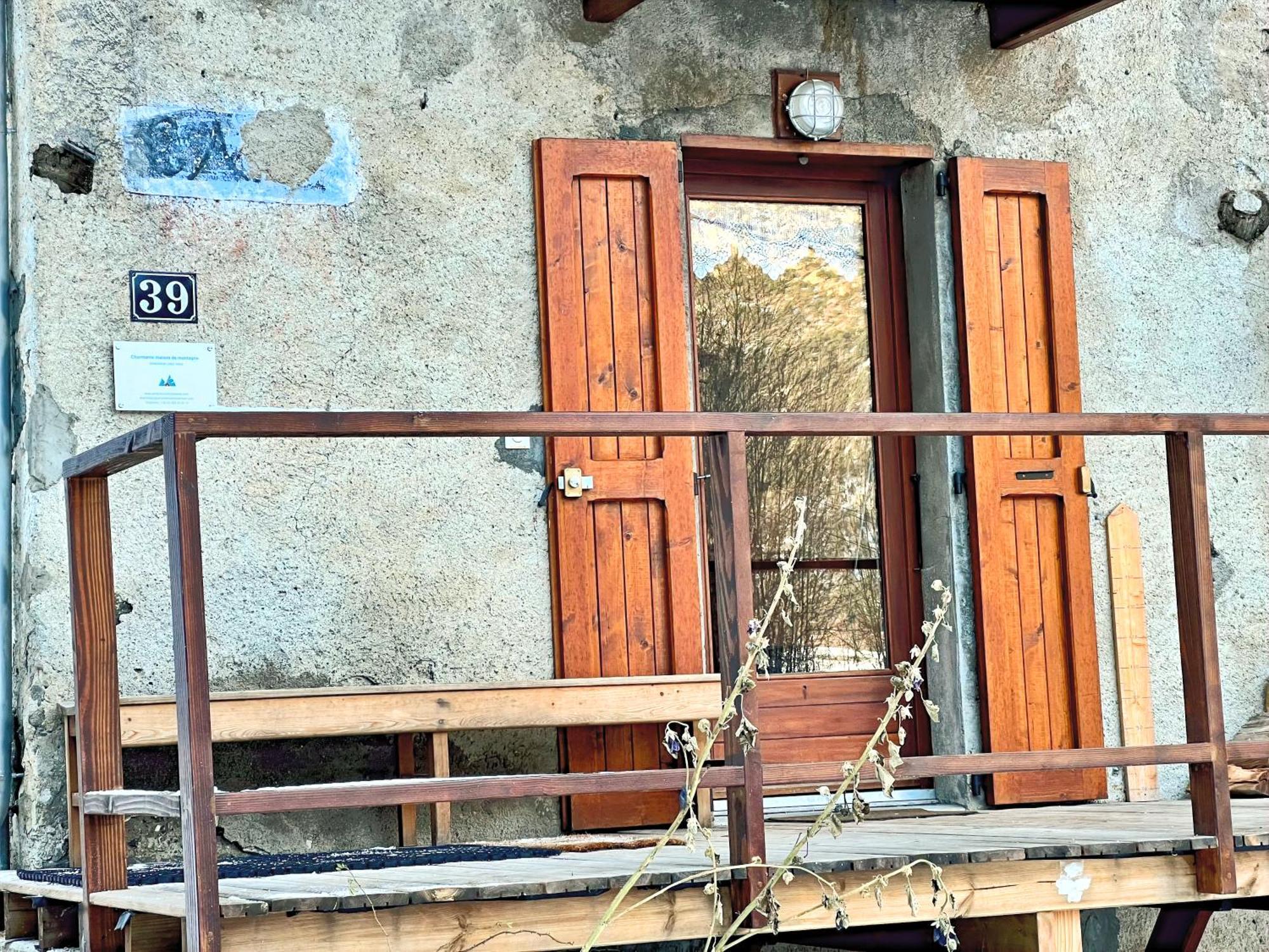 Charmante Maison De Montagne Briançon Exterior foto